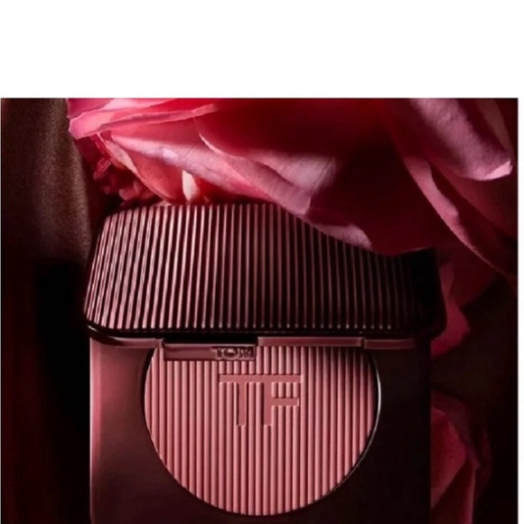 Tom Ford Rosy Blush - Picture 1 of 3